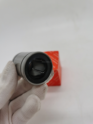 Duración de funcionamiento larga Encasillado lineal para CNC LM20UU Deslizador de movimiento lineal 20x32x42mm
